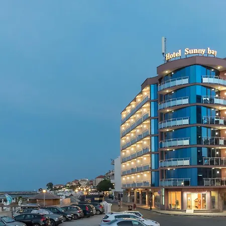 Sunny Bay פומורי