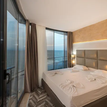 Апартамент Sunny Bay Поморие