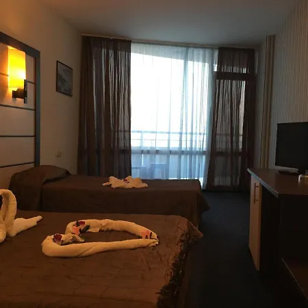 Апартамент Sunny Bay